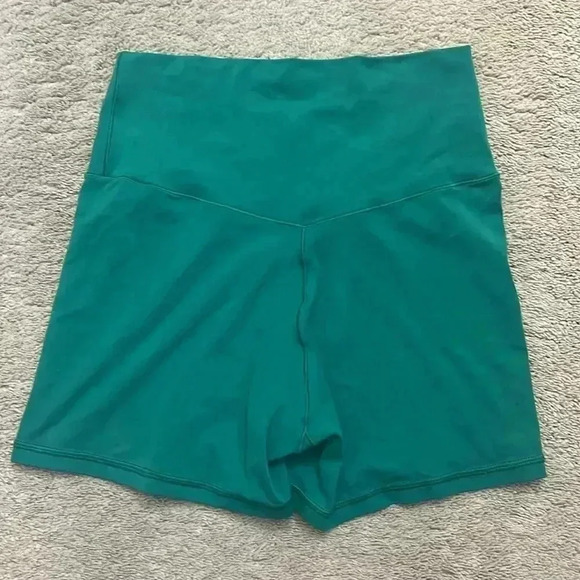 Offline By Aerie Hi Rise Shortie 3” Inseam - Picture 2 of 3